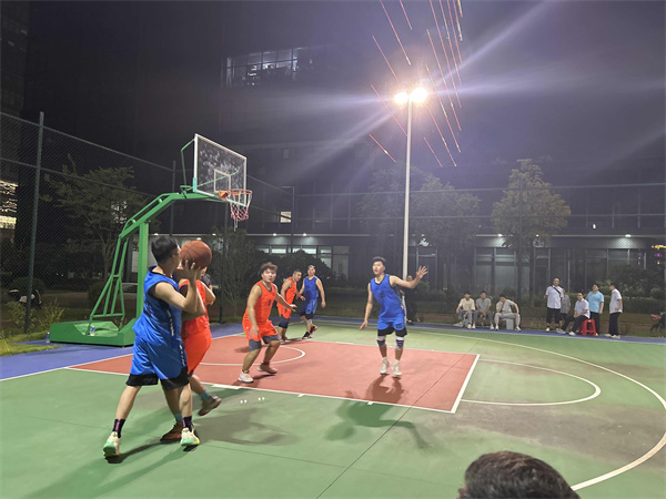 黄瓜视频免费看時在低碳總部園中秋節籃球賽中勇奪冠軍7