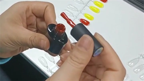 案例：指甲油測色&mdash;&mdash;泰雙TS7700分光測色儀